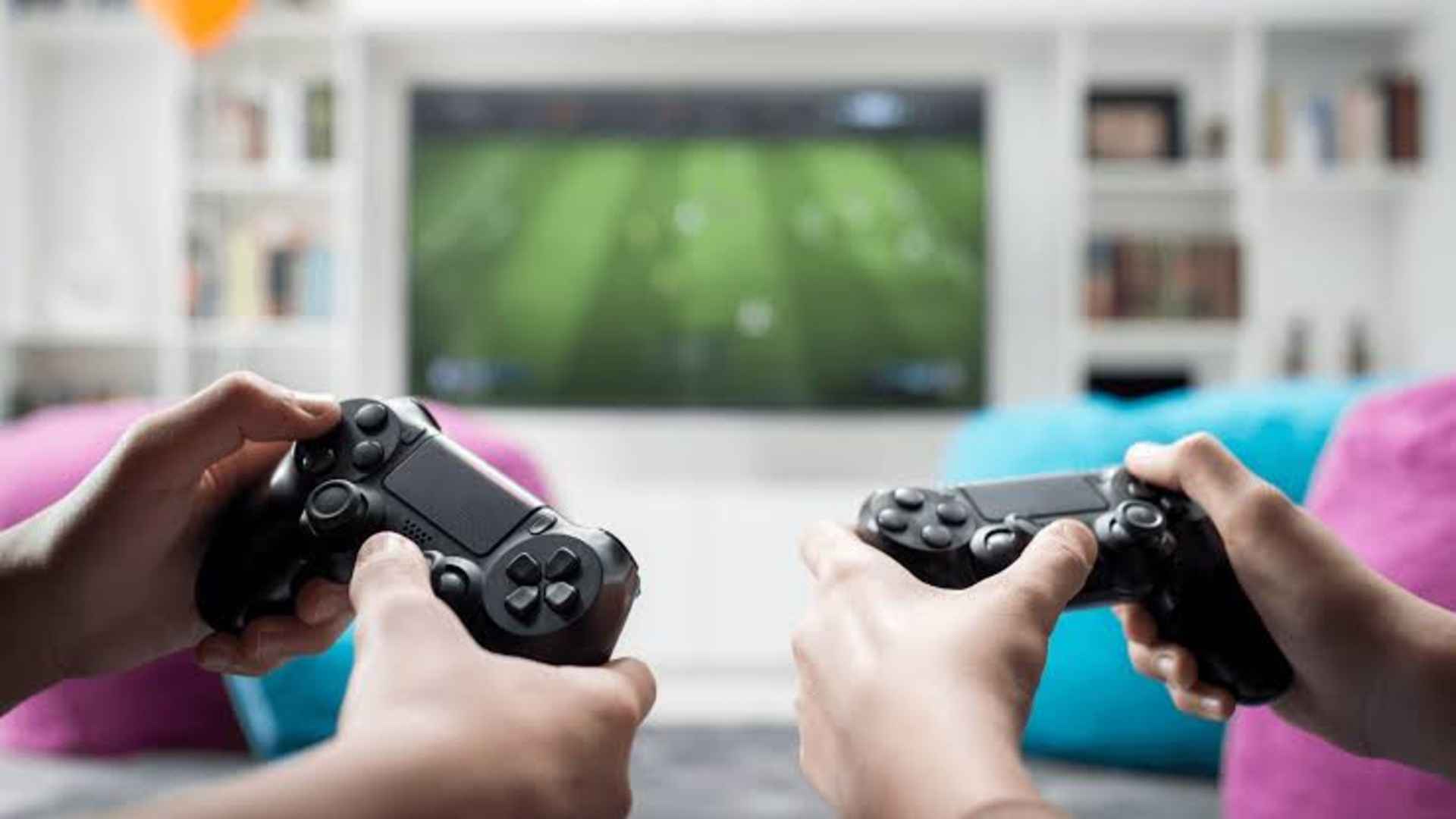 Online Mobile Games with Innovative Battle Systems